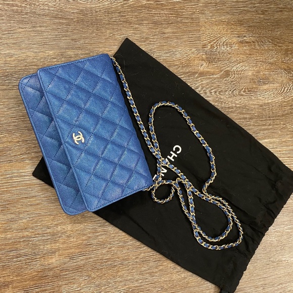 Chanel Wallet on a Chain - Picture 11 of 11